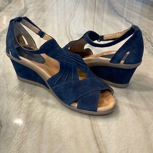 Earth wedge. Leather Suede. Sz 8.5